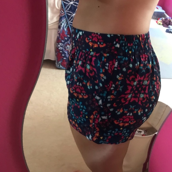 High Waisted Shorts - Picture 4 of 5